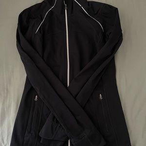 Lululemon woman’s black jacket